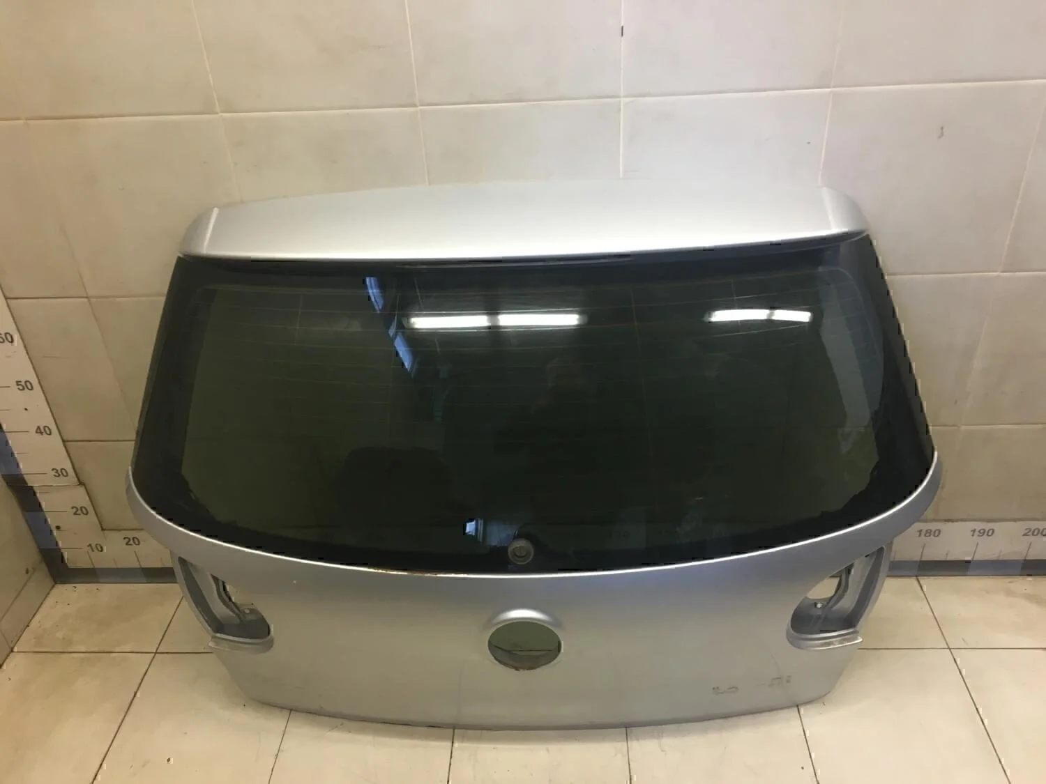 Дверь багажника со стеклом Golf V 2003-2009