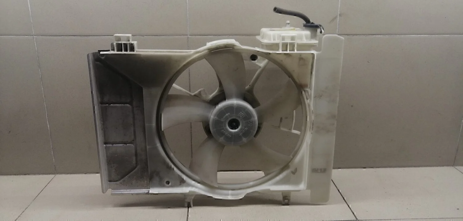 Вентилятор радиатора Yaris 2005-2011