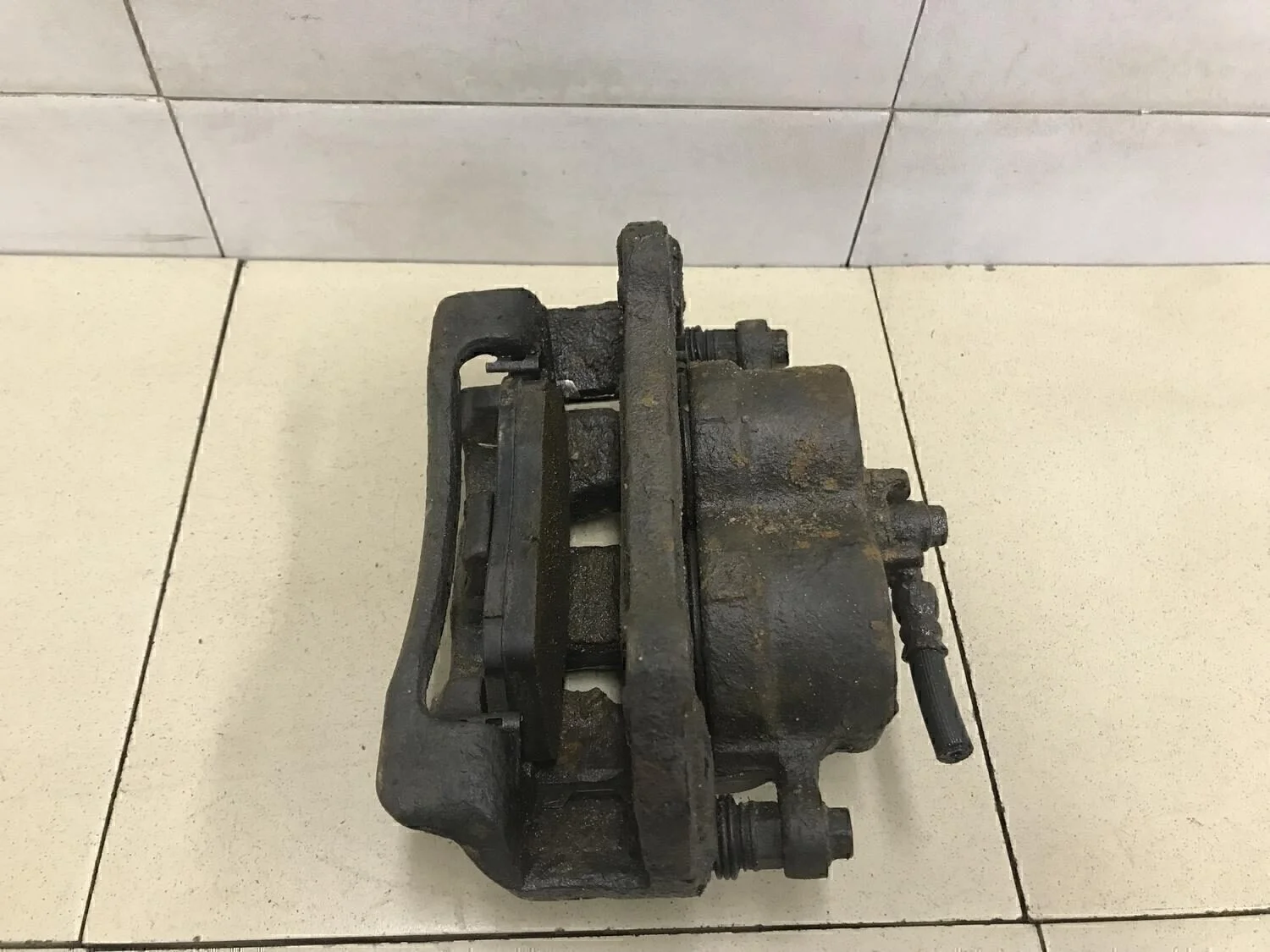 Суппорт передний левый Mohave 2009>