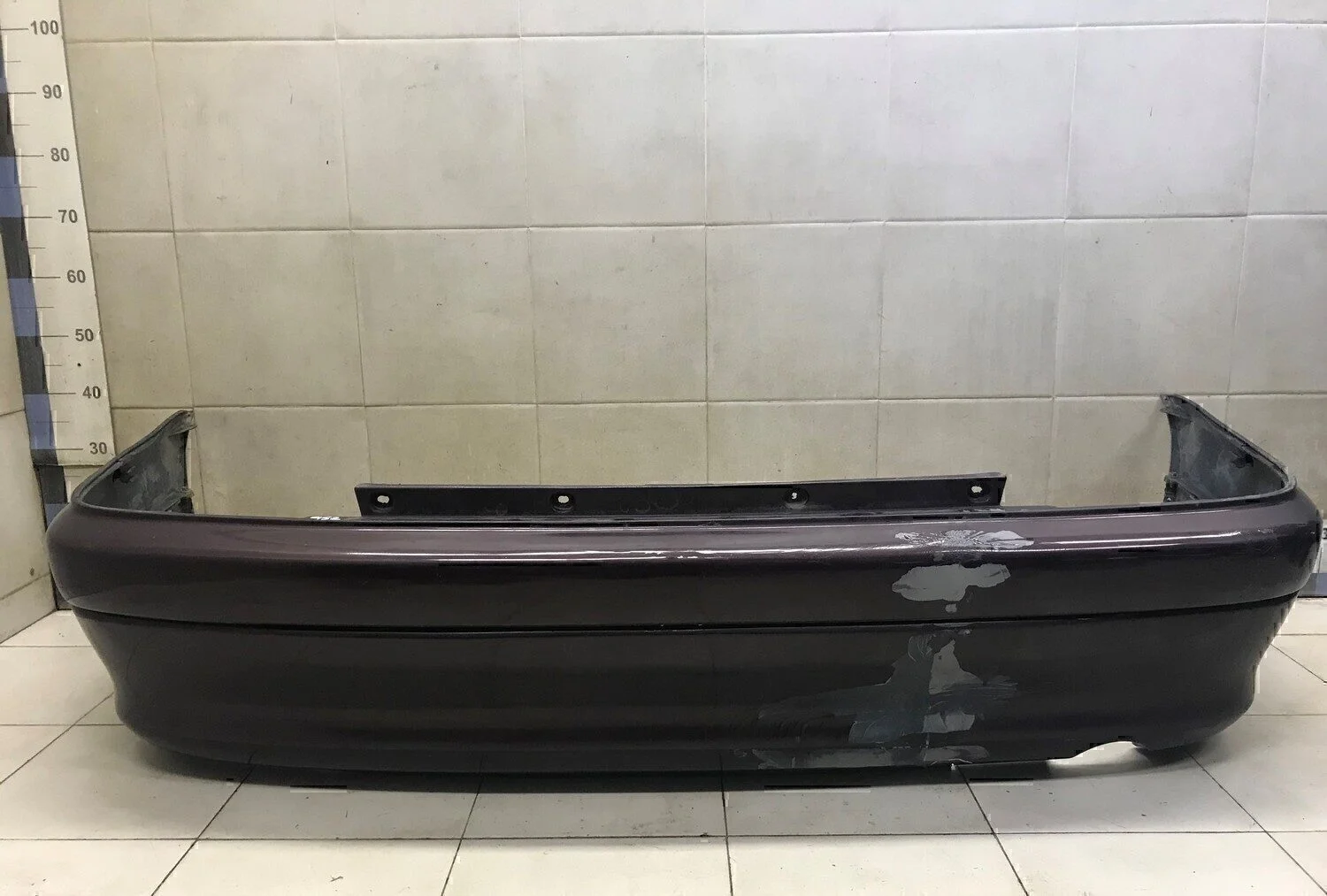 Бампер задний Avensis I 1997-2003