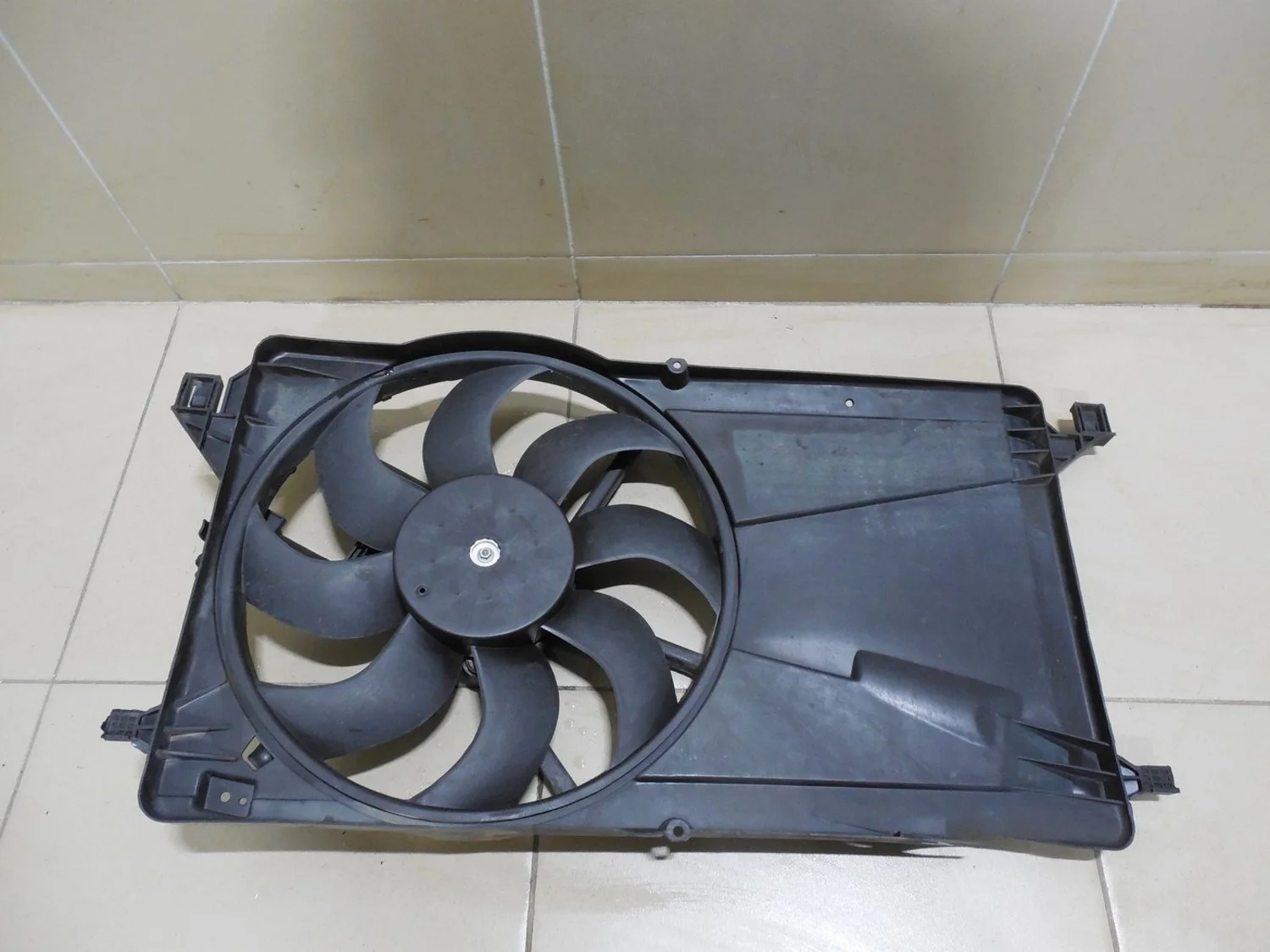 Вентилятор радиатора Focus II 2005-2008