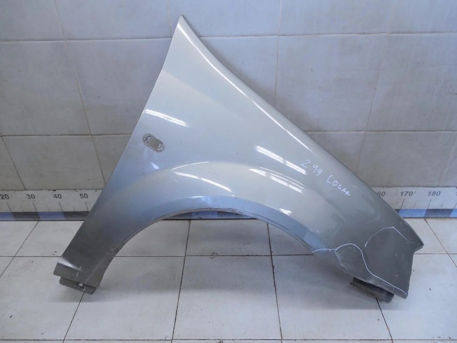Крыло переднее правое Logan 2005-2014