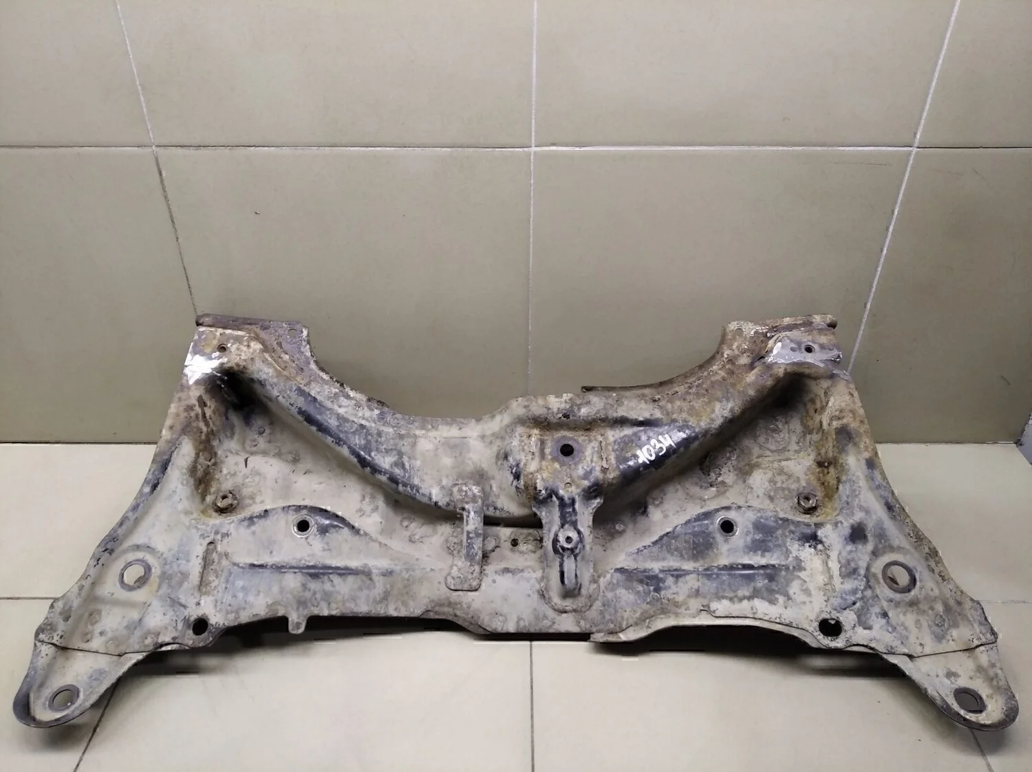 Балка подмоторная Yaris 2005-2011