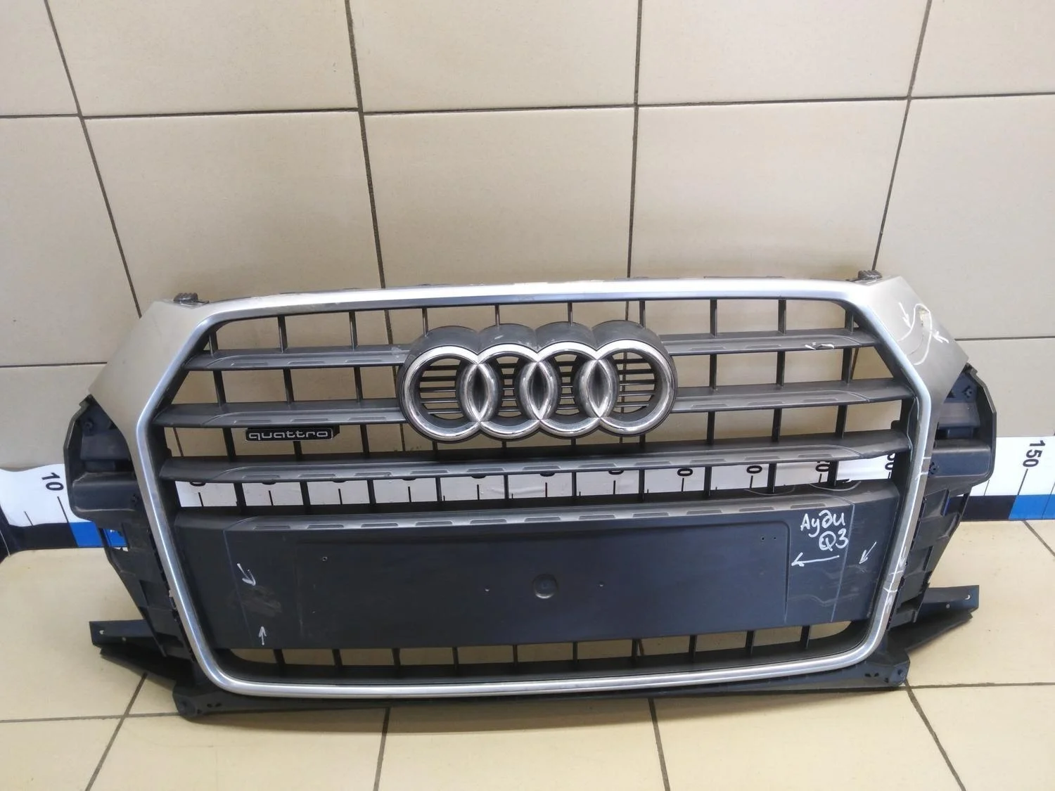 Решетка радиатора Q3 2012>