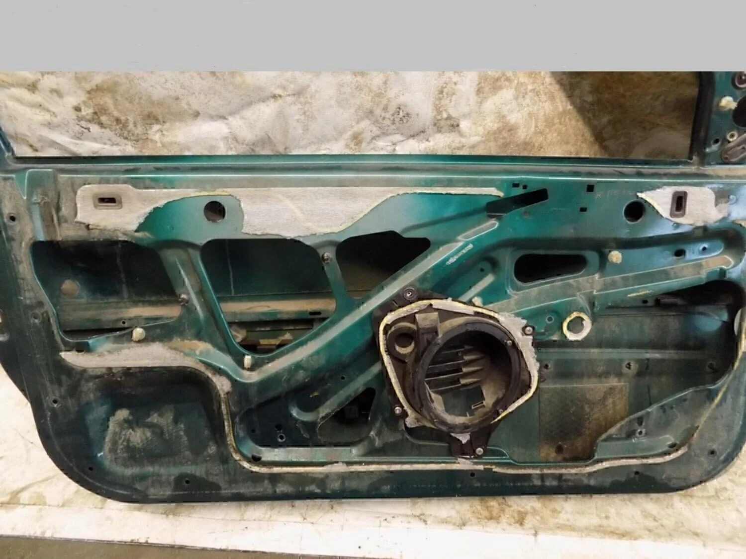 Дверь передняя левая 206 1998-2012