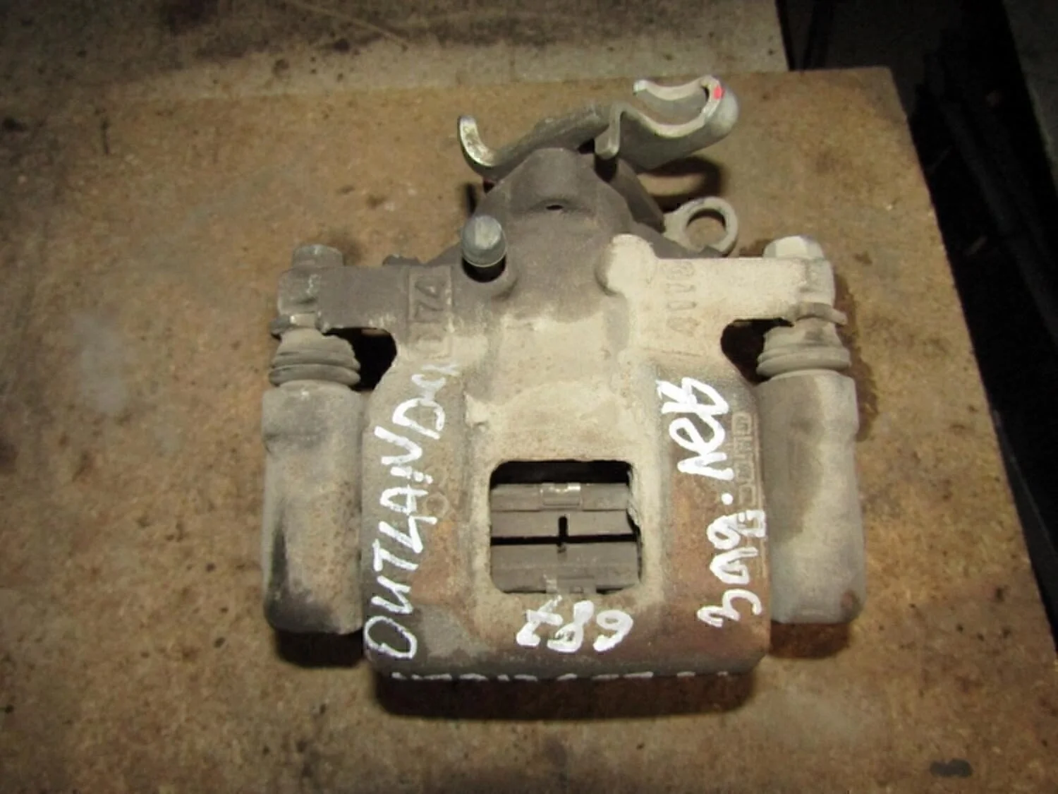 Суппорт задний левый ASX 2010-2016