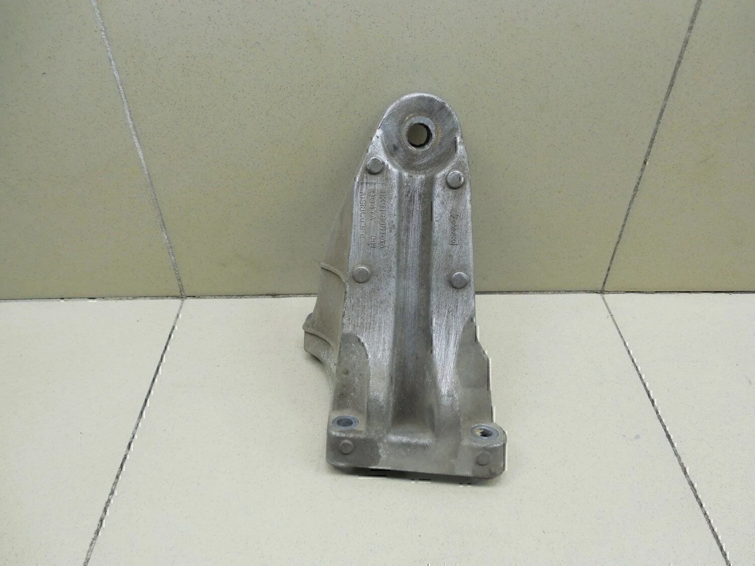 Кронштейн двигателя левый Transit 2014>