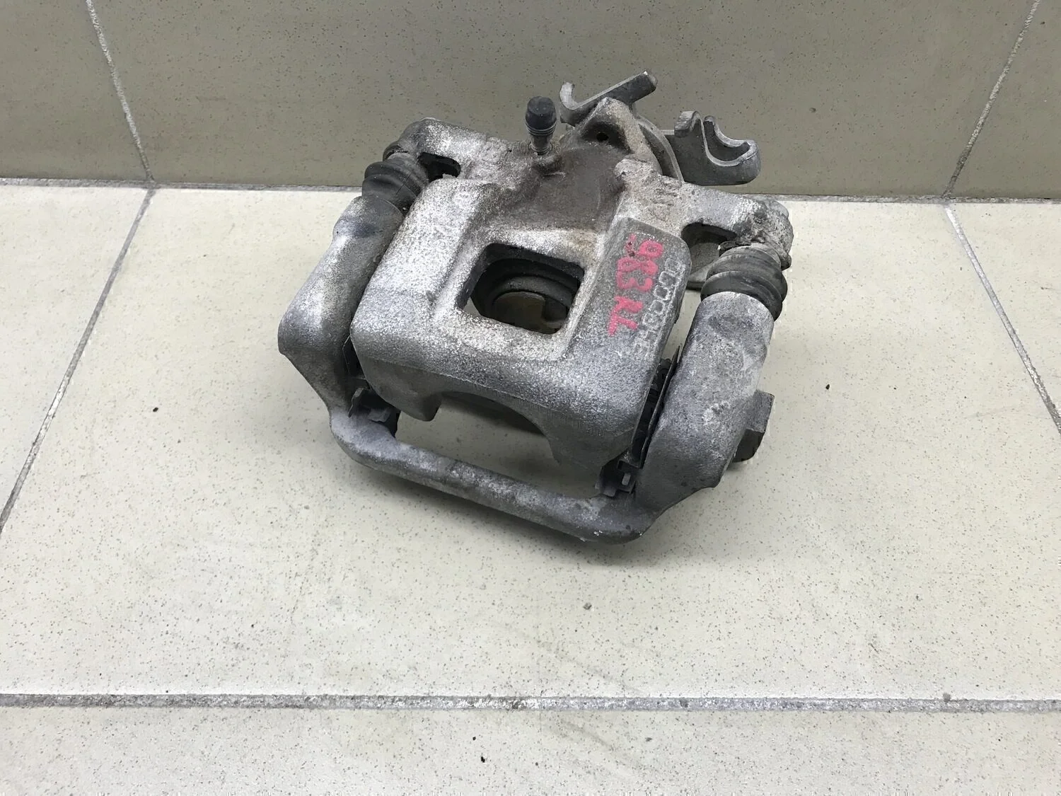 Суппорт задний левый ASX 2010-2016