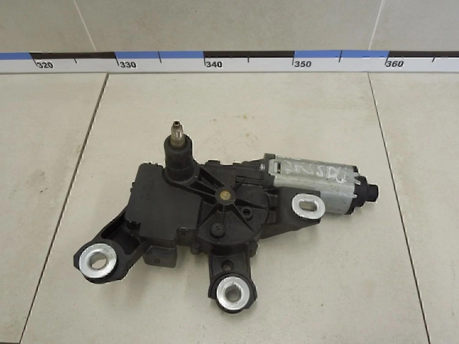 Моторчик стеклоочистителя задний Passat [B5] 1996-2000