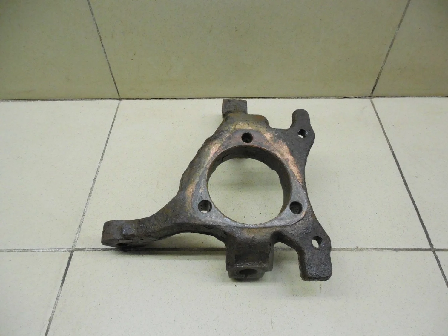 Кулак поворотный передний правый Astra H / Family 2004-2015