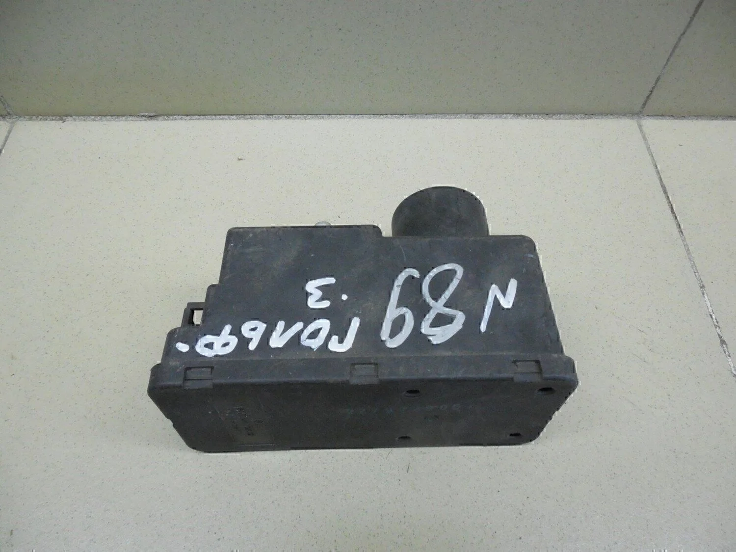 Вакуумное устройство системы центрального замка Golf III/Vento 1991-1997