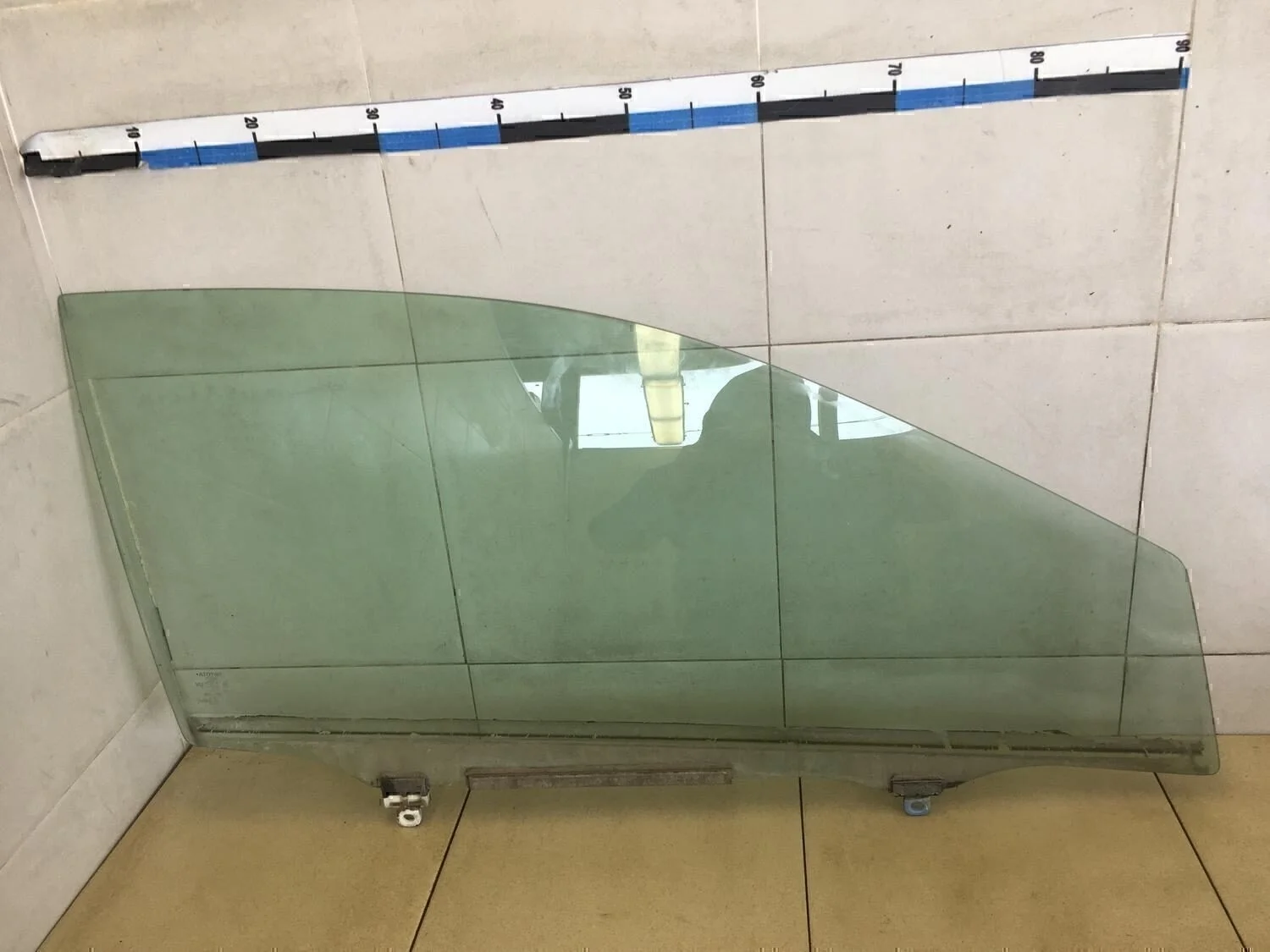 Стекло двери передней правой Corolla E15 2006-2013