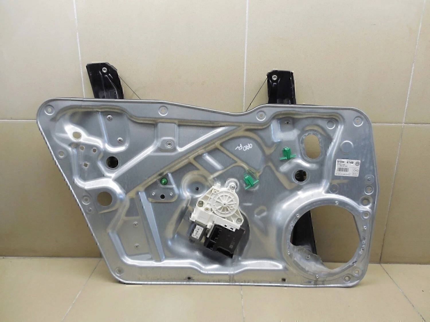 Стеклоподъемник электр. передний левый Tiguan 2011-2016