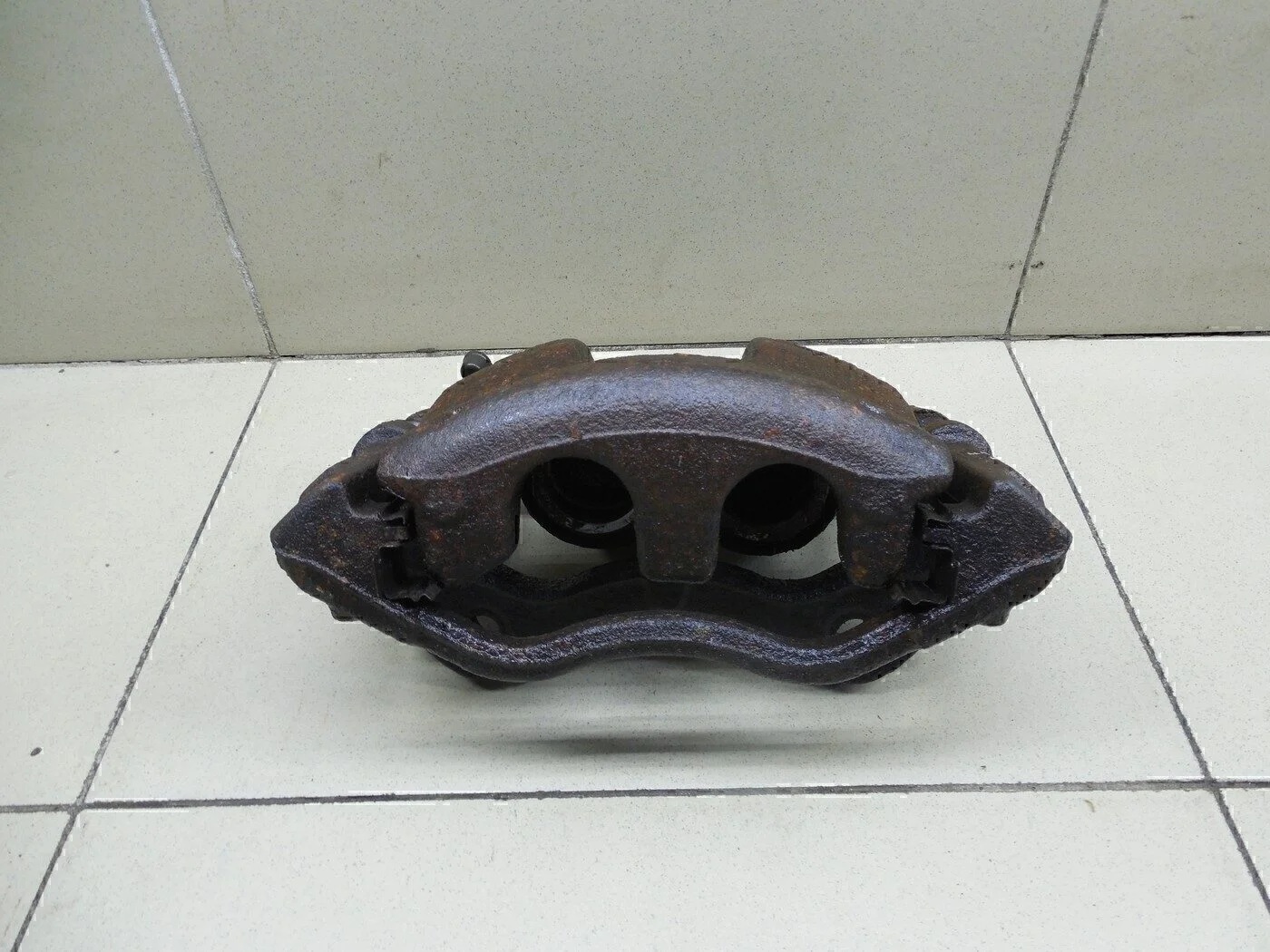 Суппорт передний правый Transit 2014>