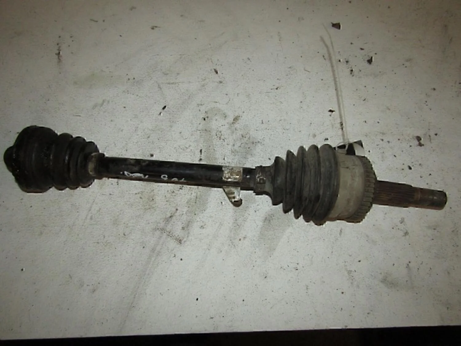 Полуось передняя левая Almera N16 2000-2006