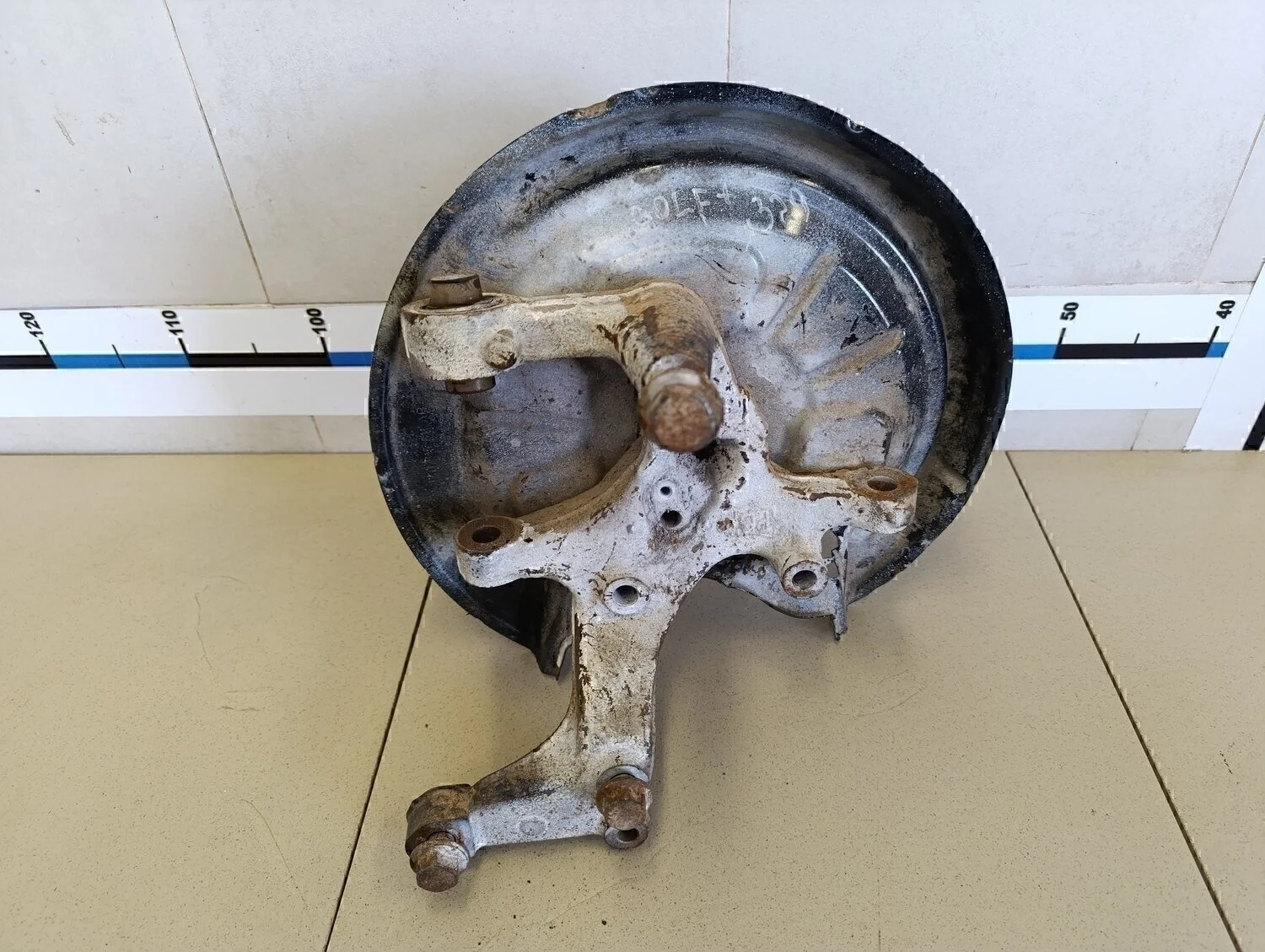 Кулак поворотный передний левый Octavia (A5 1Z-) 2004-2013