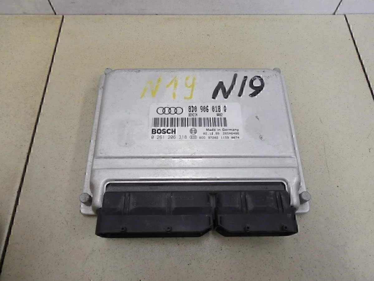 Блок управления двигателем A4 [B5] 1994-2000