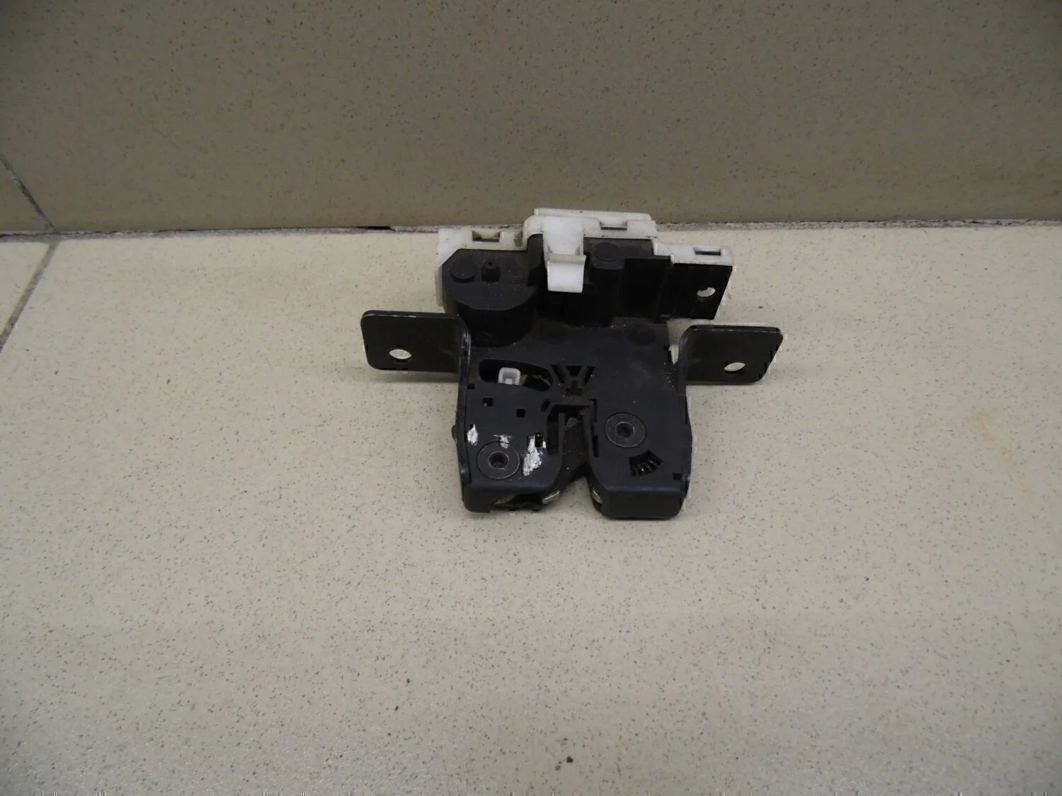 Замок багажника Megane II 2002-2009