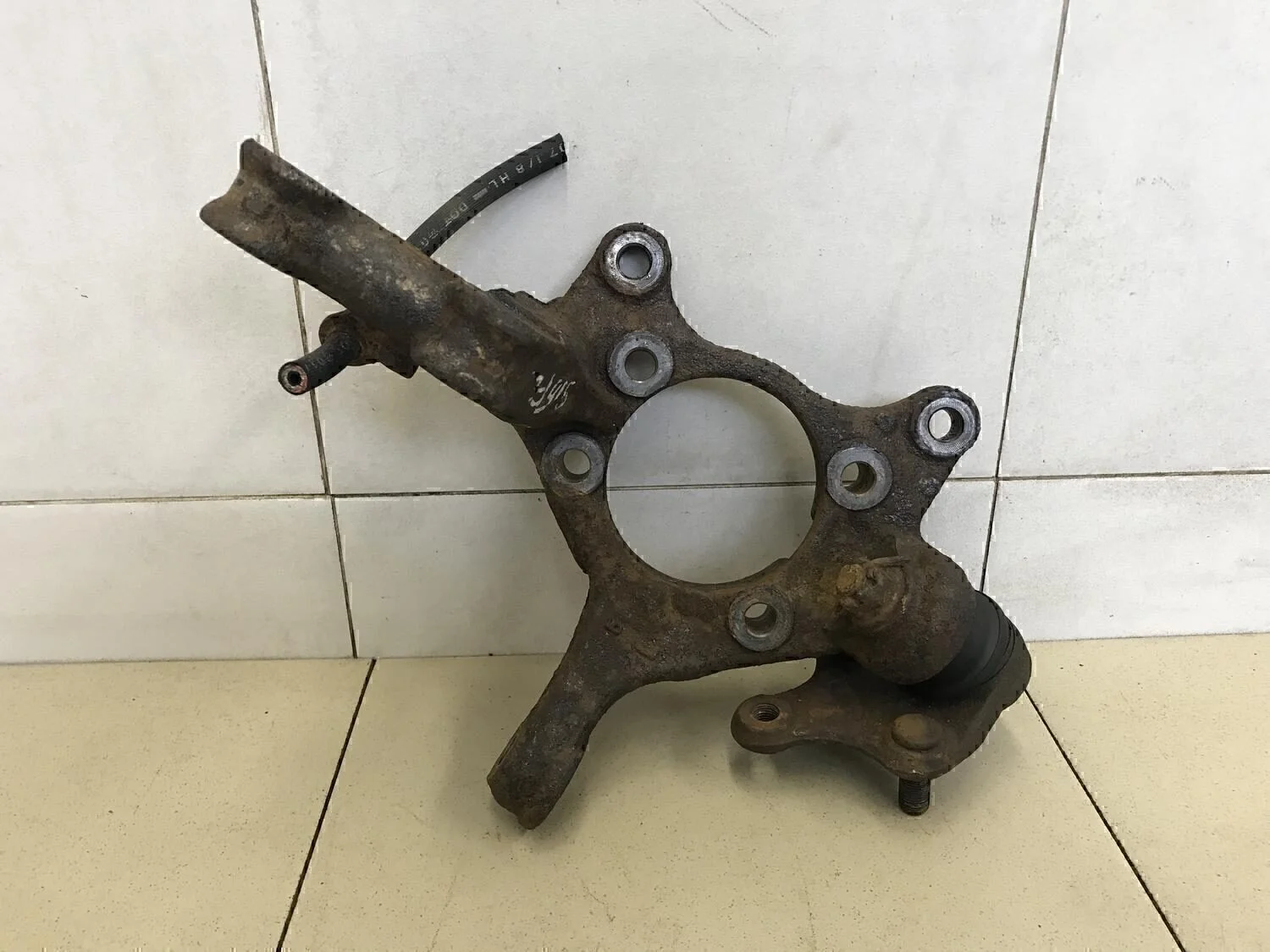 Кулак поворотный передний левый Corolla E15 2006-2013