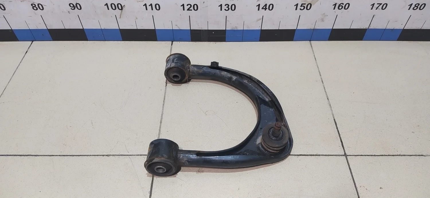 Рычаг передний верхний левый LX 570