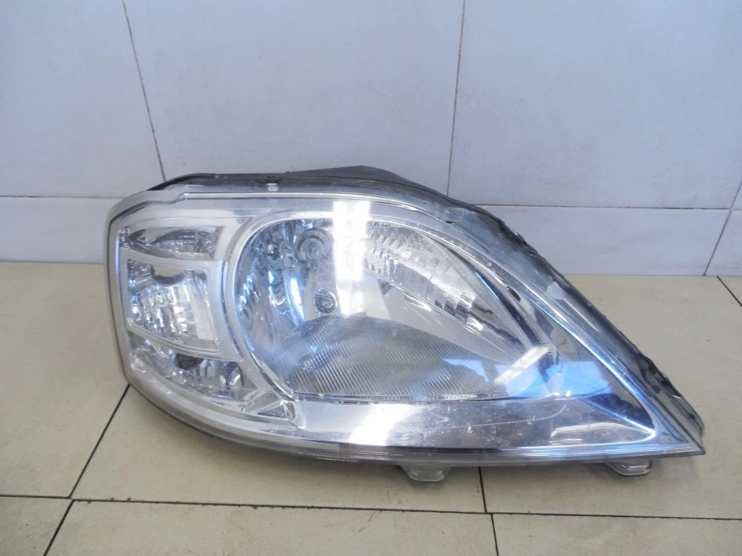 Фара правая Logan 2005-2014