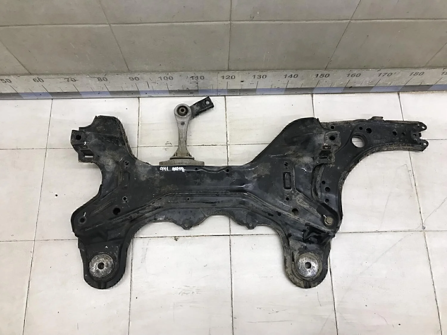 Балка подмоторная A3 (8L1) 1996-2003