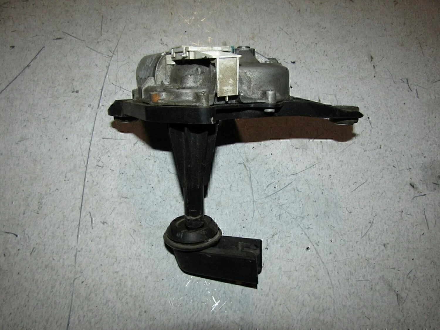 Моторчик стеклоочистителя задний Duster 2012>