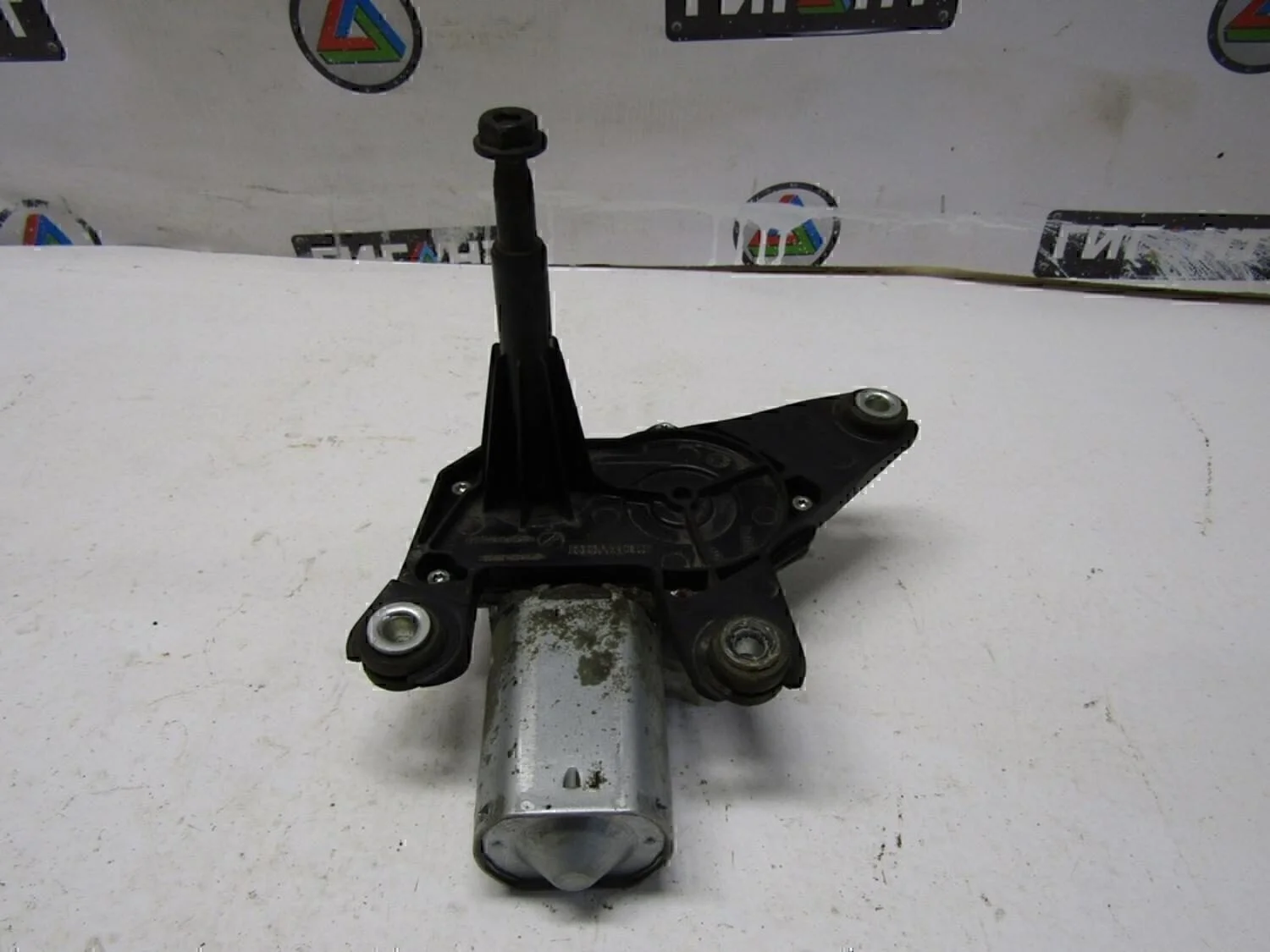 Моторчик стеклоочистителя задний Duster 2012>