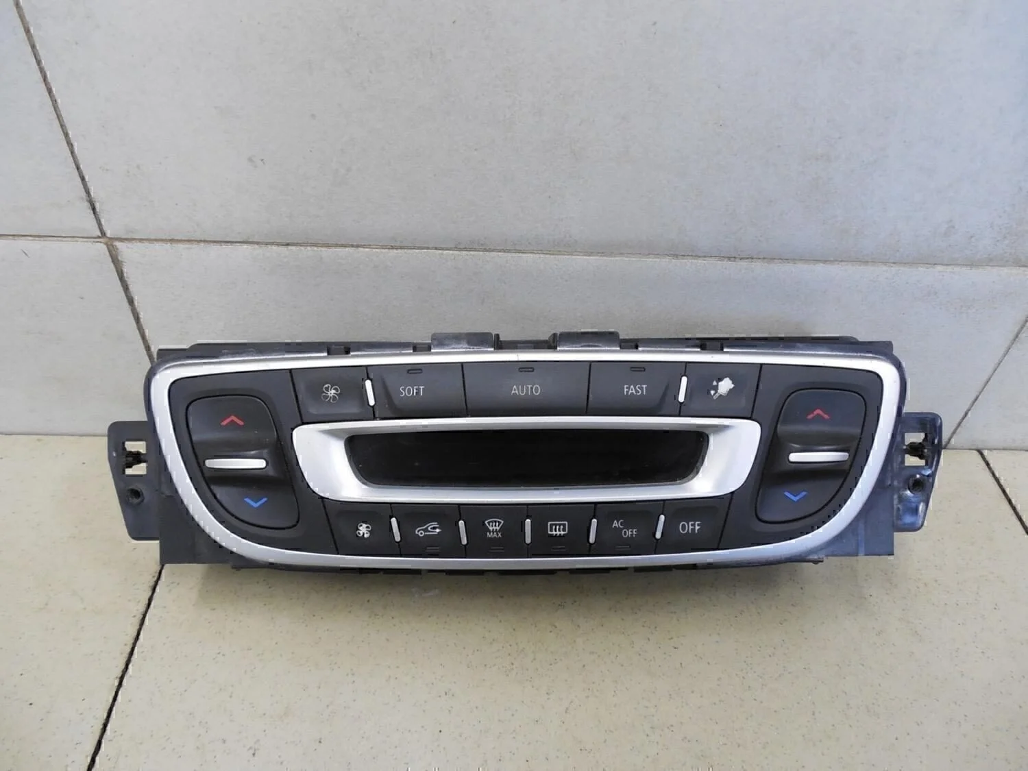 Блок управления климатической установкой Megane III 2009-2016