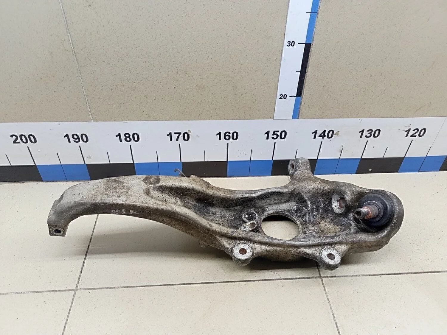 Кулак поворотный передний левый 7-серия F01/F02 2008>