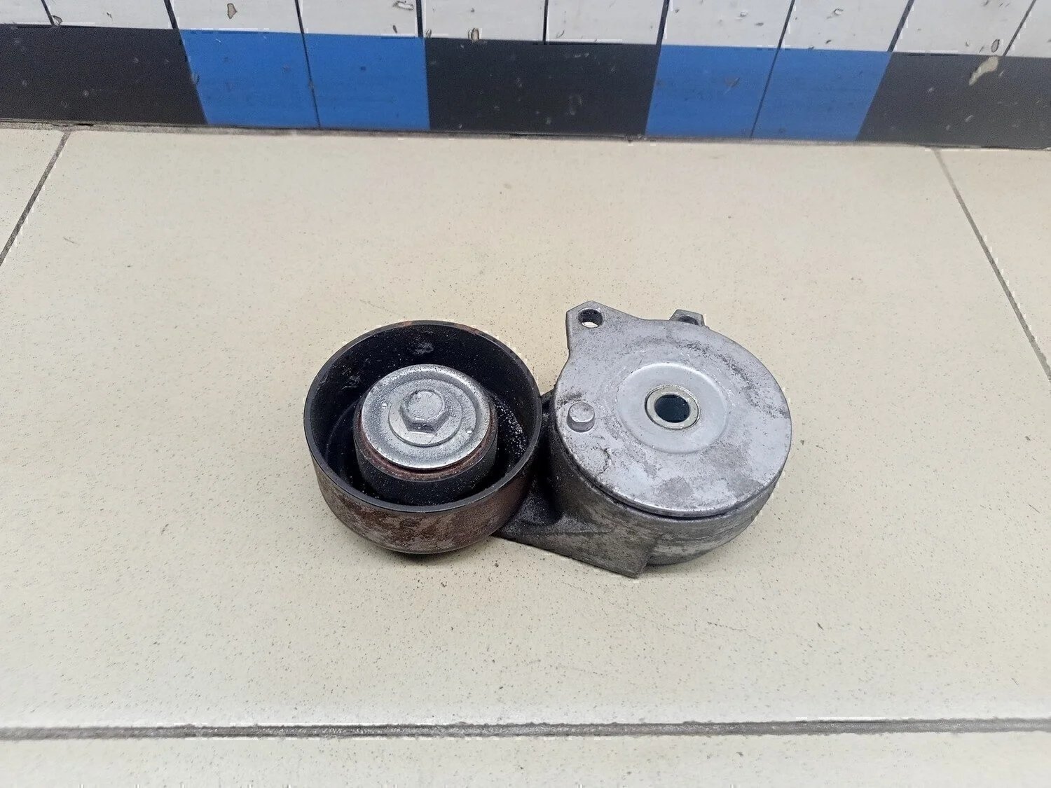 Ролик-натяжитель ручейкового ремня X-Trail (T32) 2014>