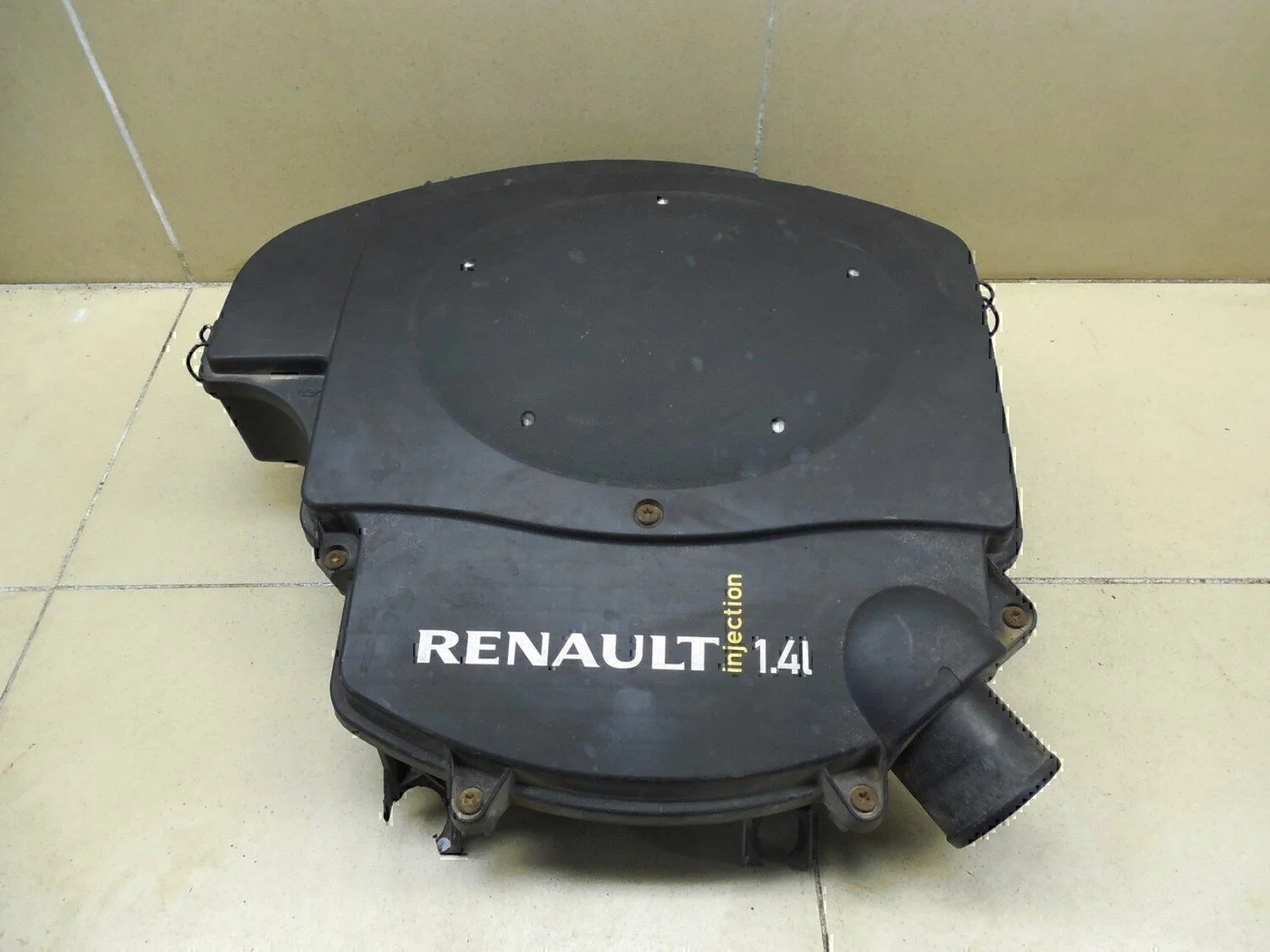 Корпус воздушного фильтра Clio/Symbol 1998-2008