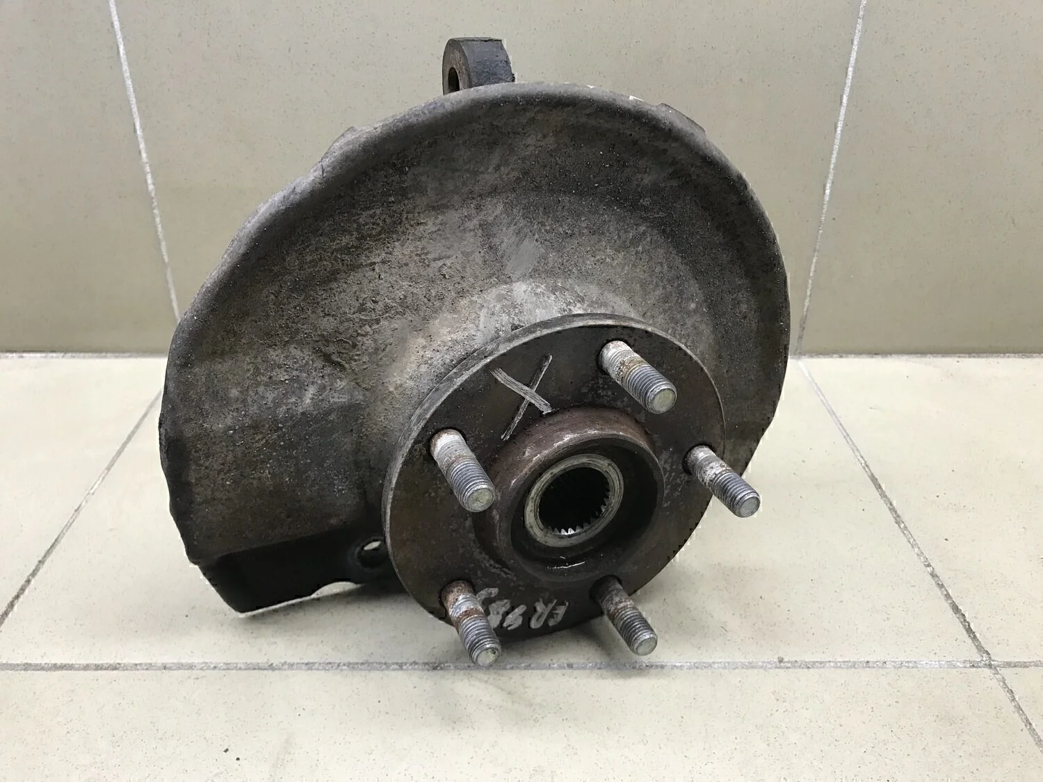 Кулак поворотный передний правый ASX 2010-2016