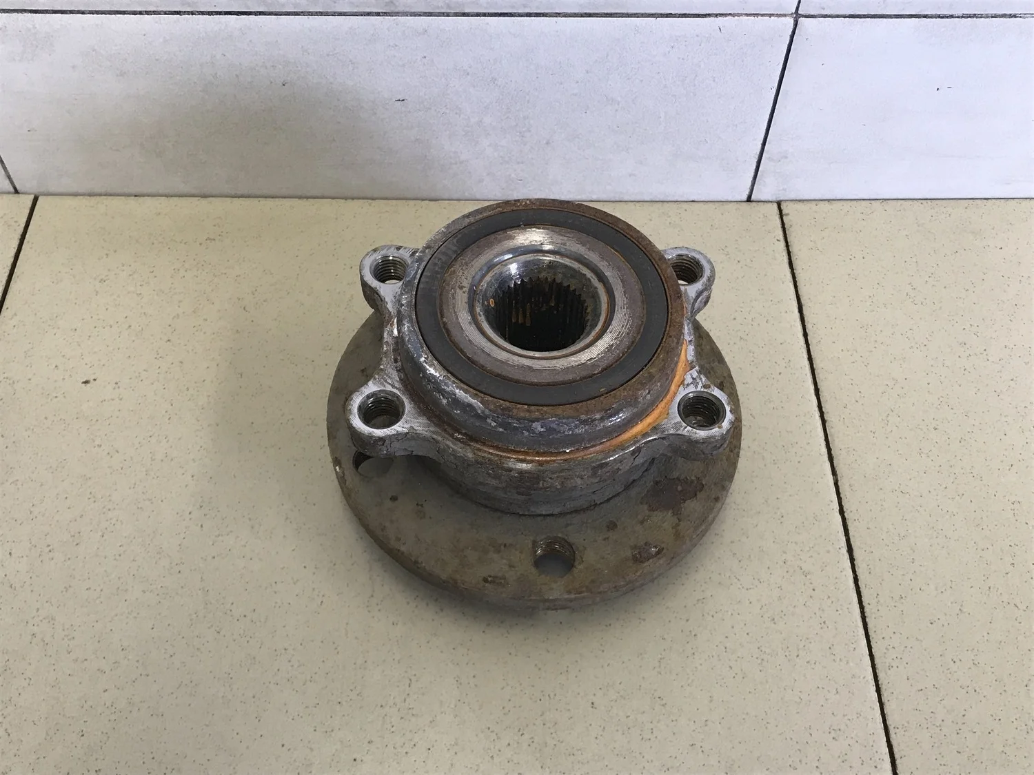 Ступица правая Passat [B6] 2005-2010