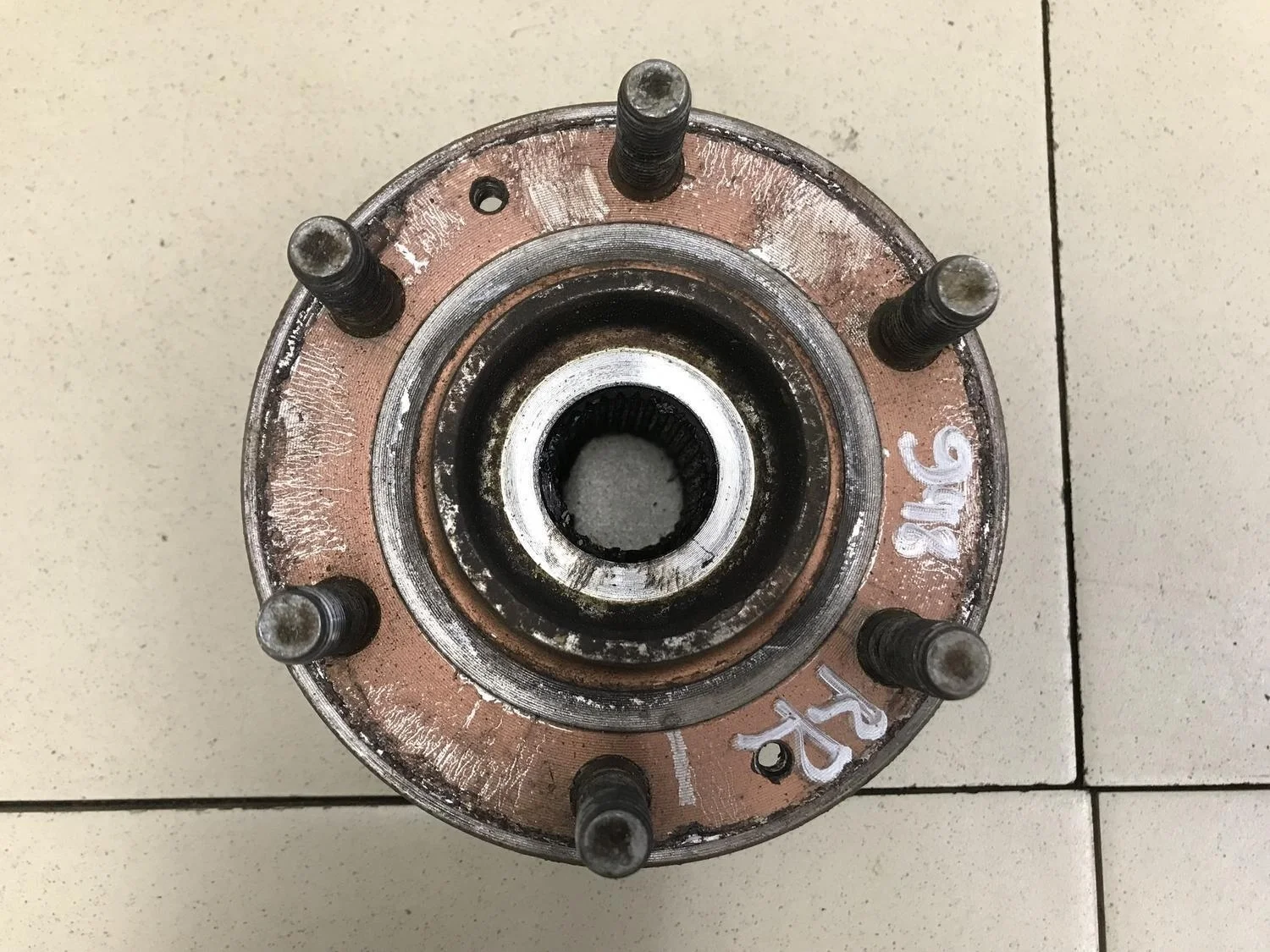 ступица задняя  Mohave 2009>