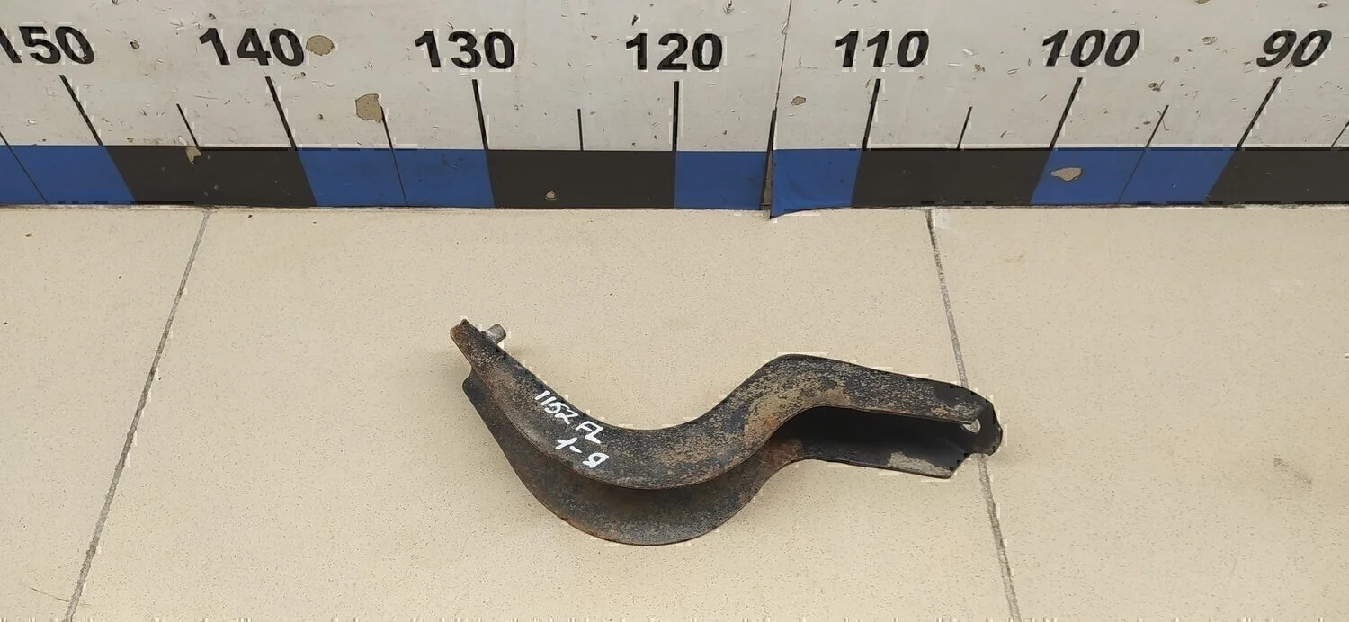 Кронштейн подножки LX 570