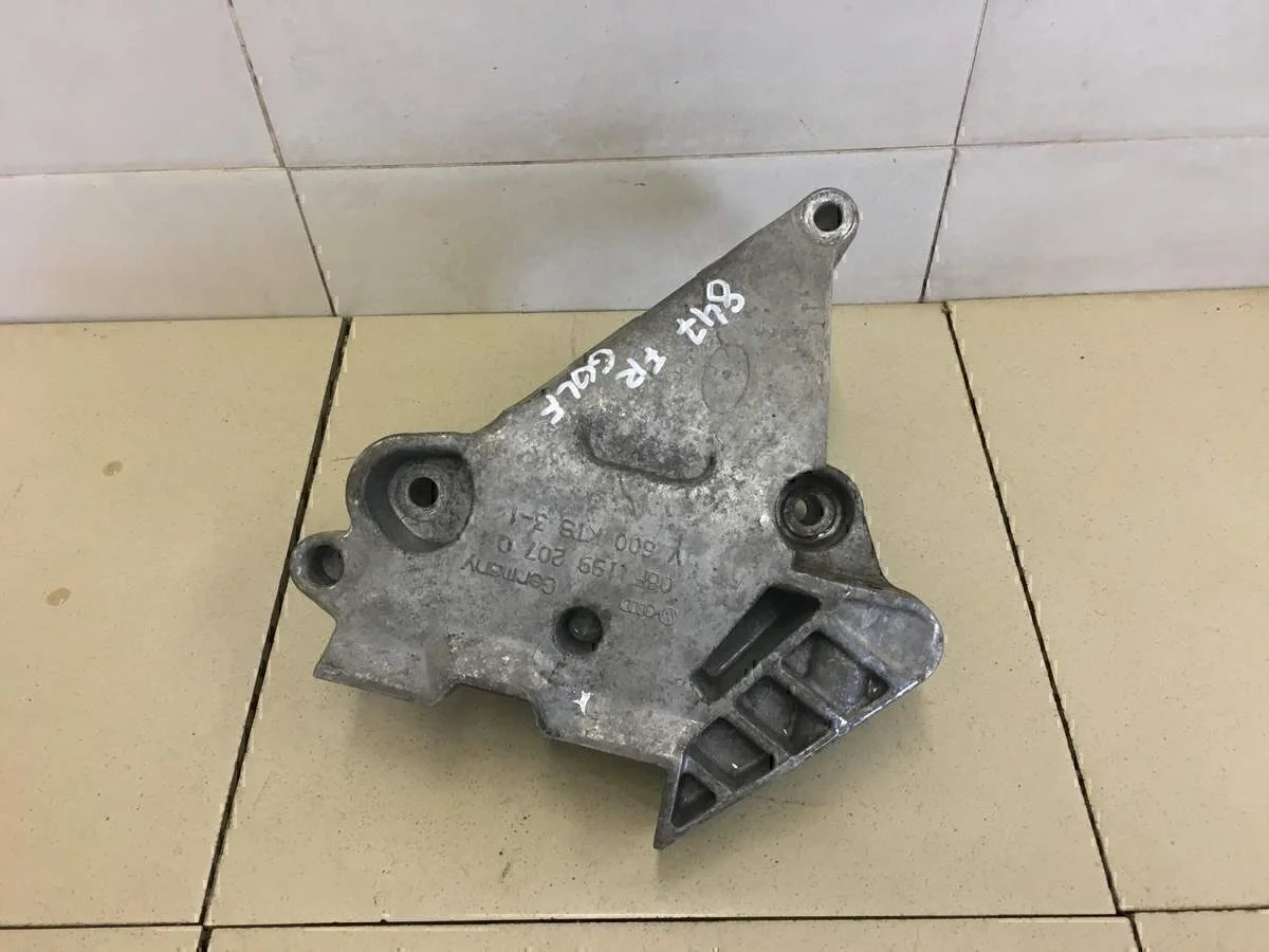 Кронштейн опоры двигателя Touran 2003-2010