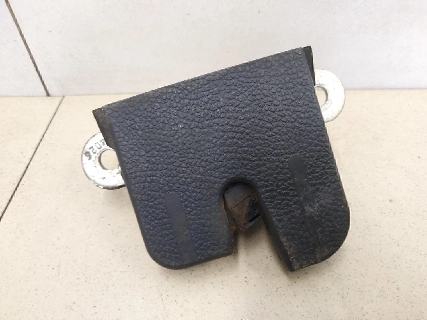 Замок багажника Golf V 2003-2009