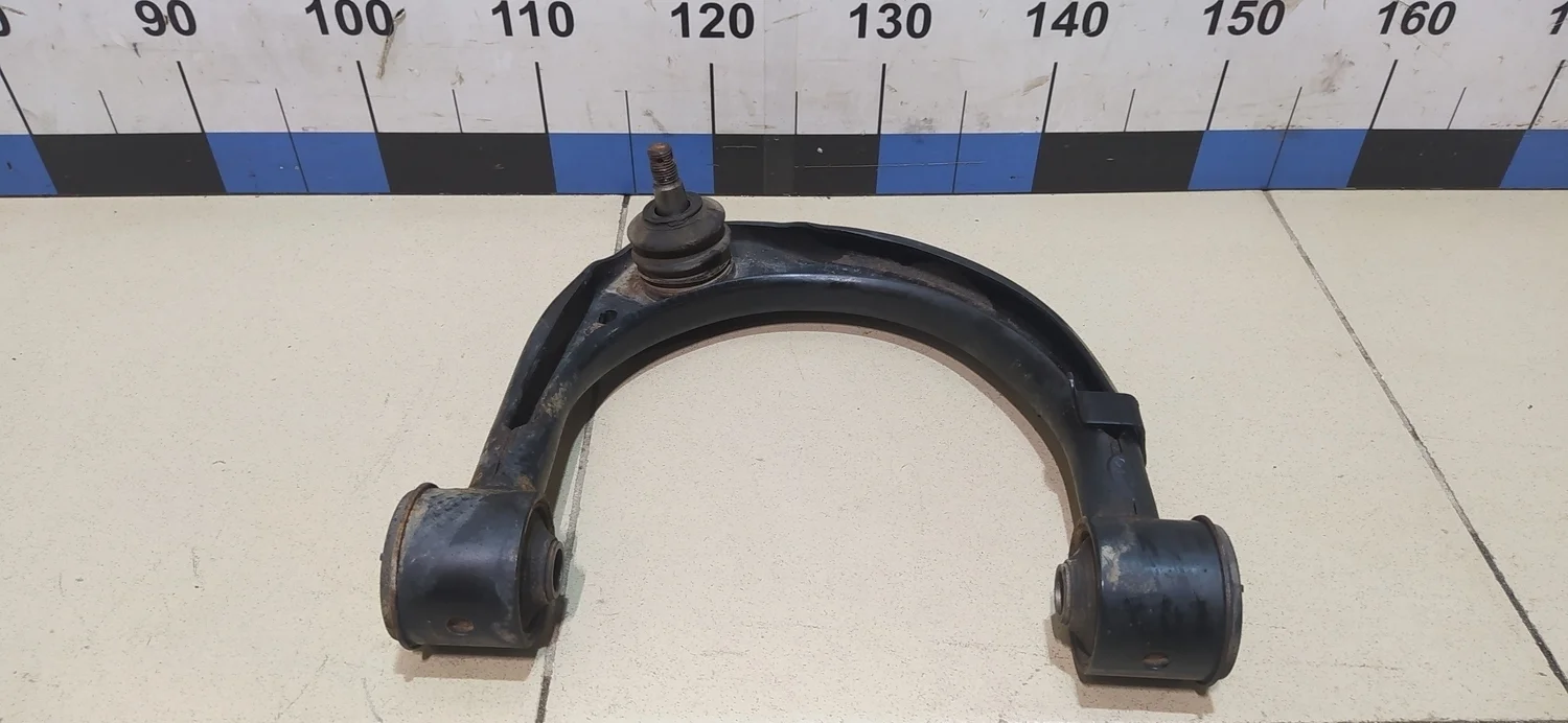 Рычаг передний верхний правый LX 570