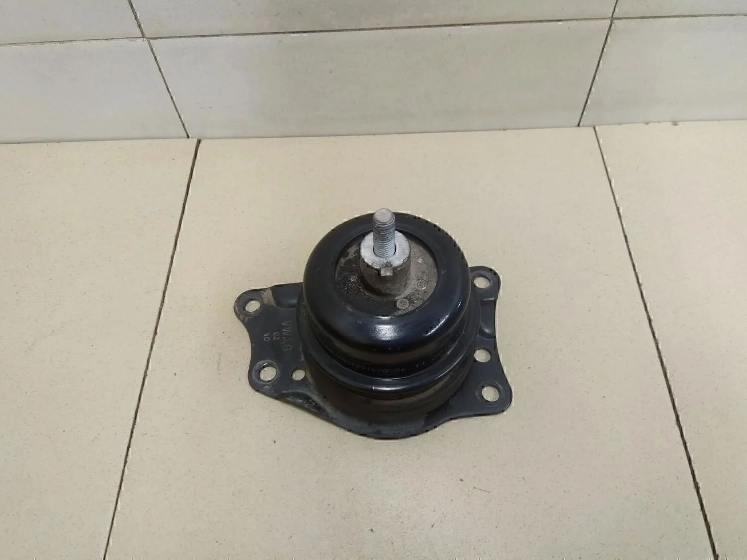 Опора двигателя правая Fabia 2007-2015