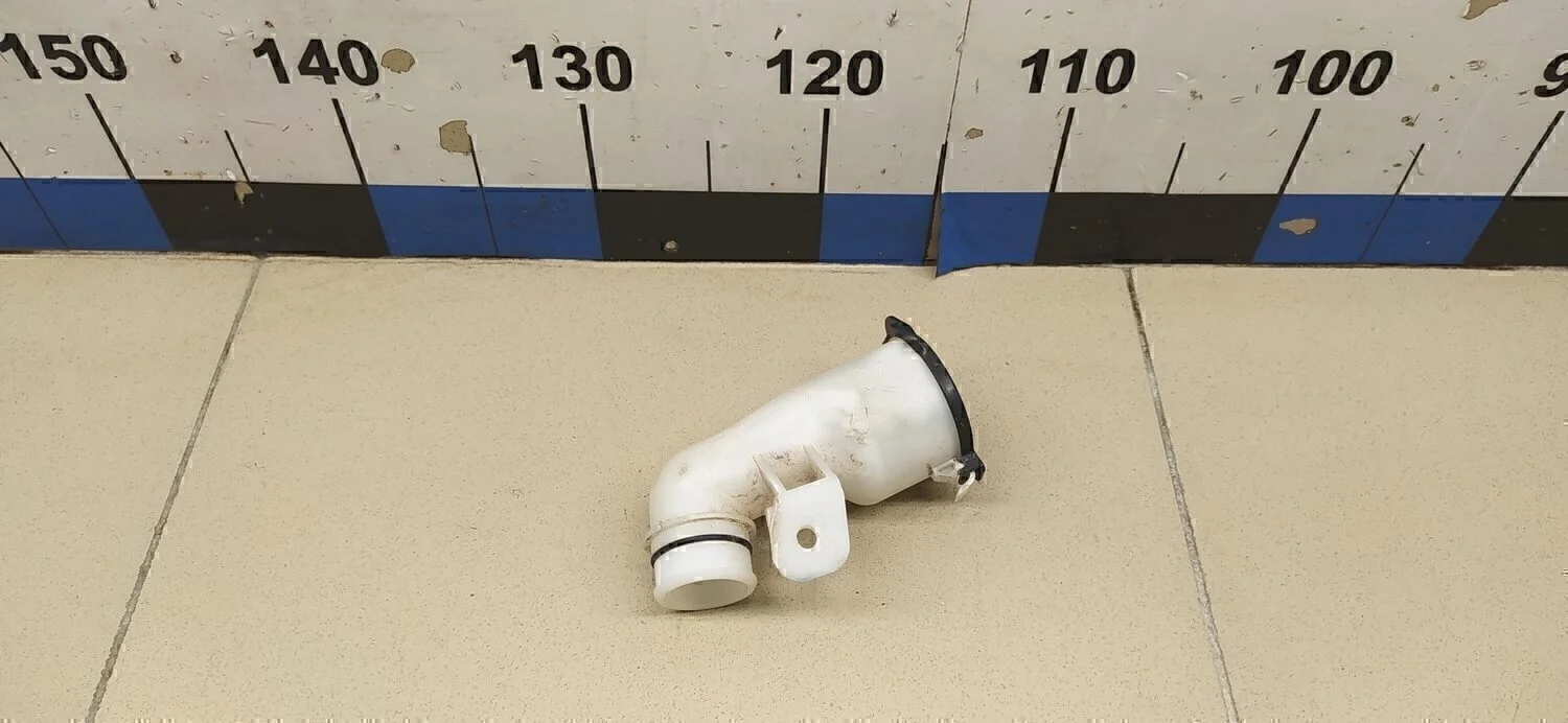 Горловина бачка омывателя LX 570