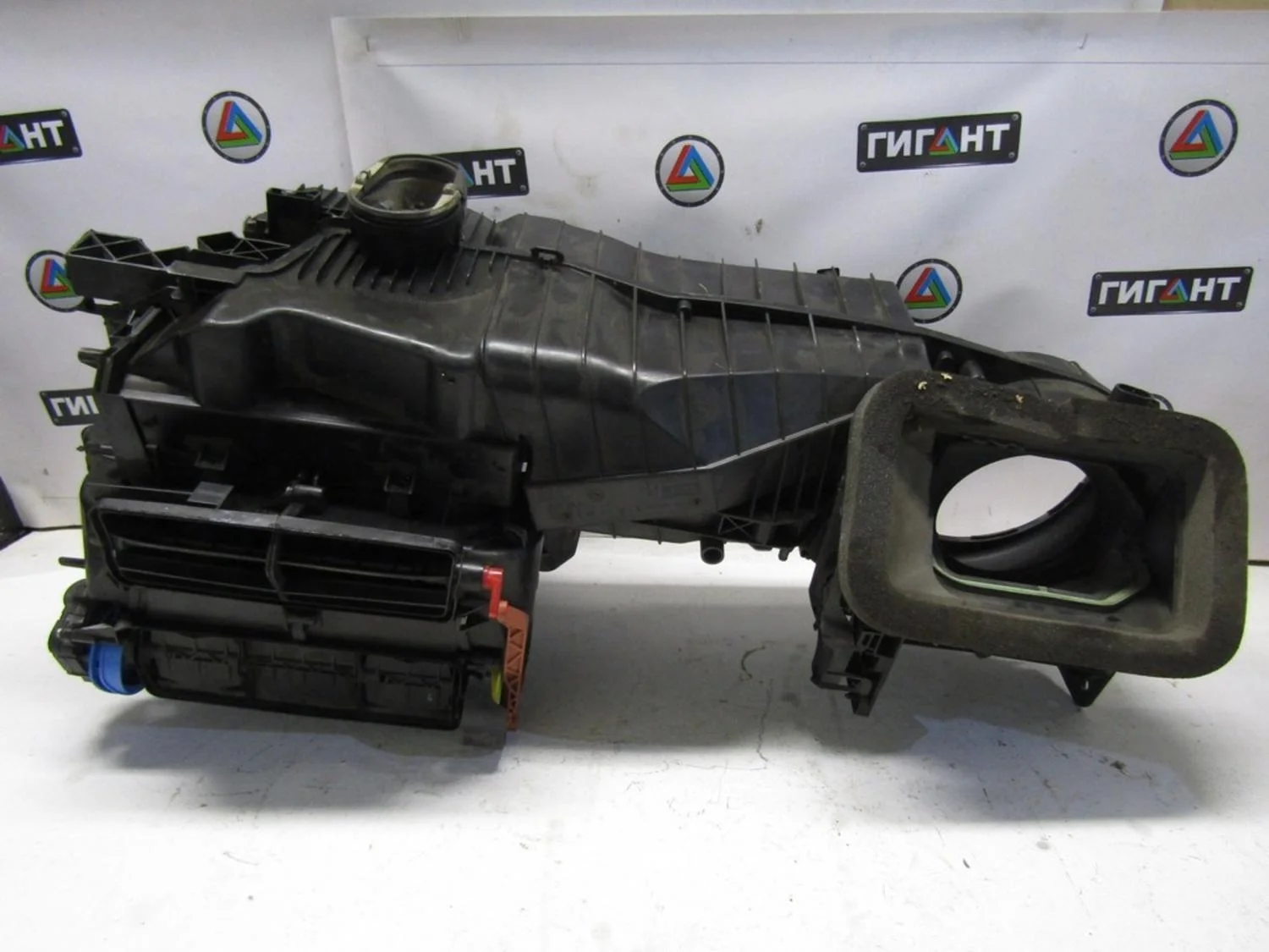 Корпус отопителя Touran 2003-2010
