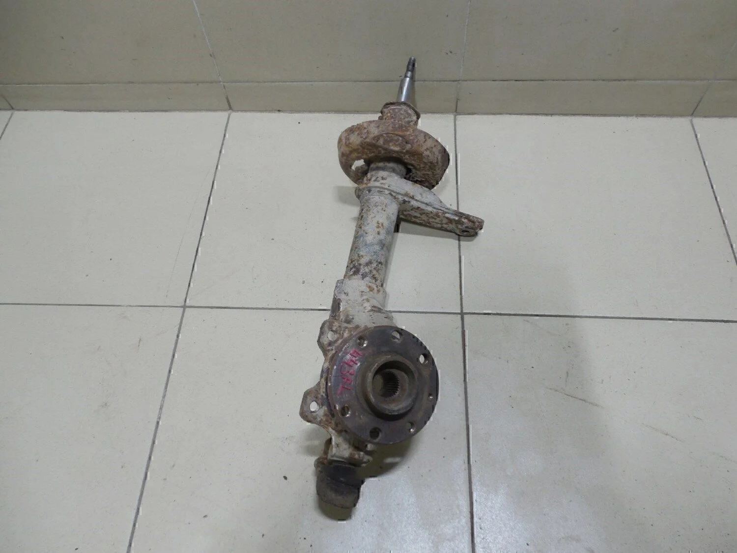 Кулак поворотный передний левый Nexia 1995-2016