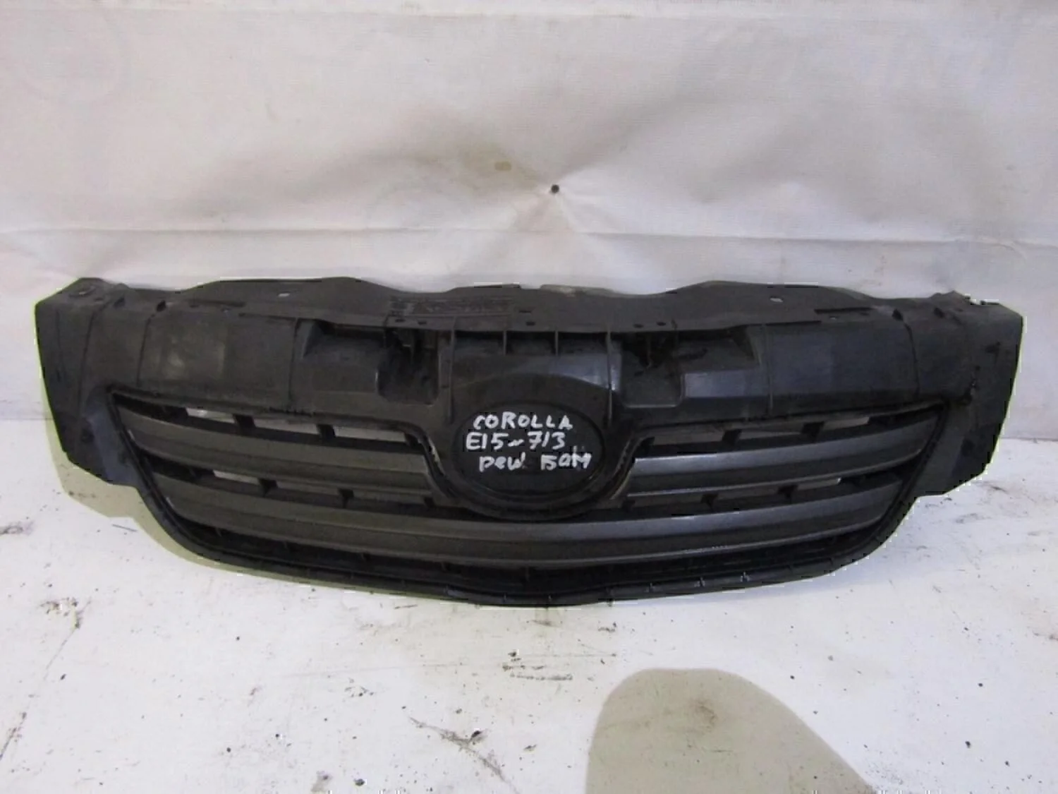 Решетка радиатора Corolla E15 2006-2013