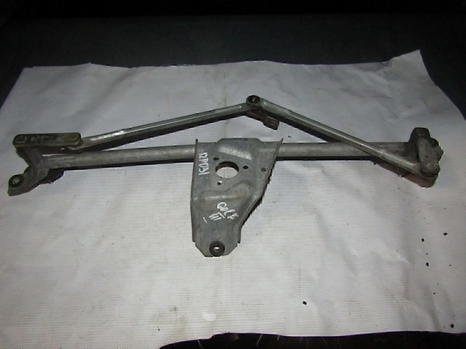 Трапеция стеклоочистителей Golf III/Vento 1991-1997