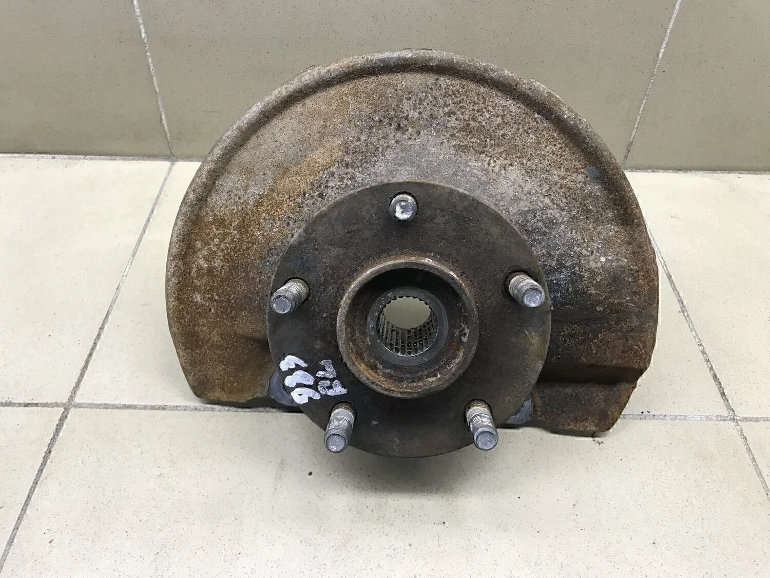 Кулак поворотный передний левый ASX 2010-2016