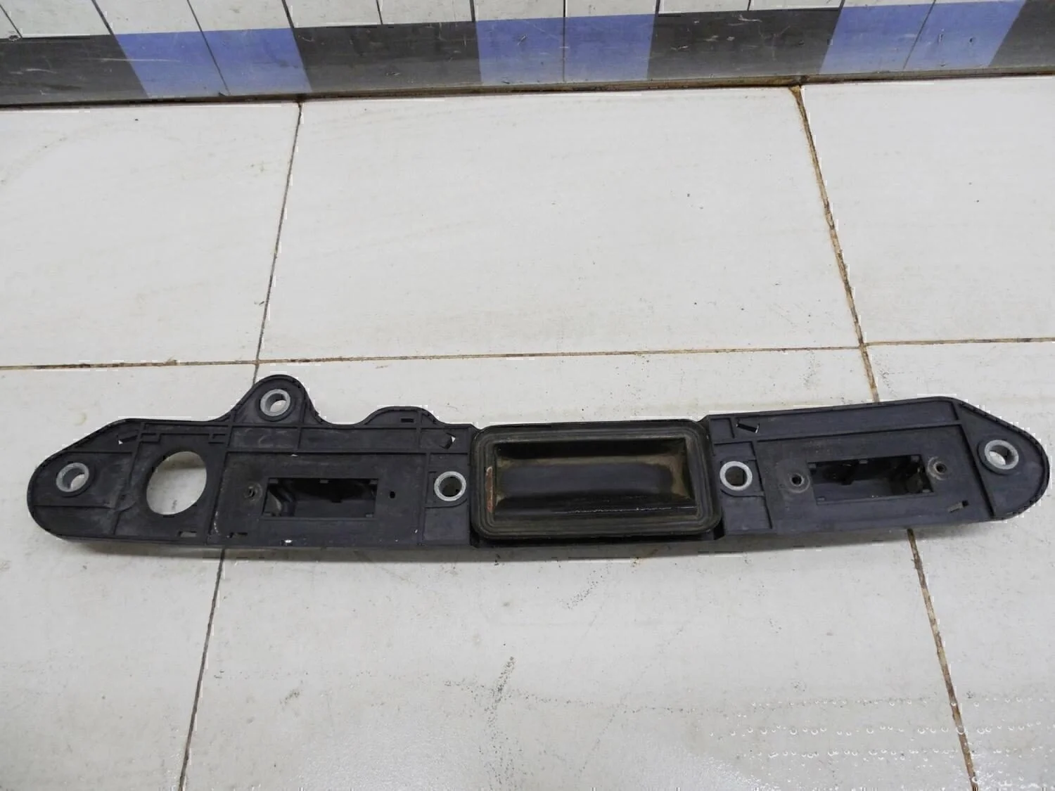 Ручка открывания багажника Passat [B6] 2005-2010