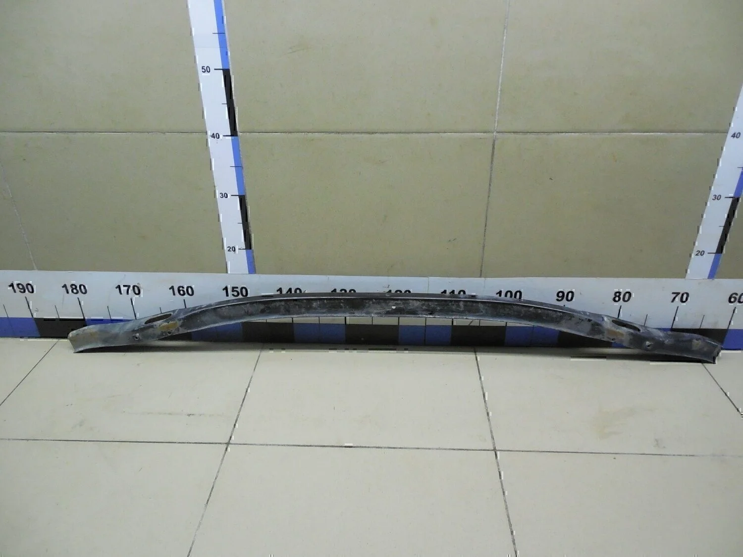 Усилитель переднего бампера 5-серия F10/F11 2009>