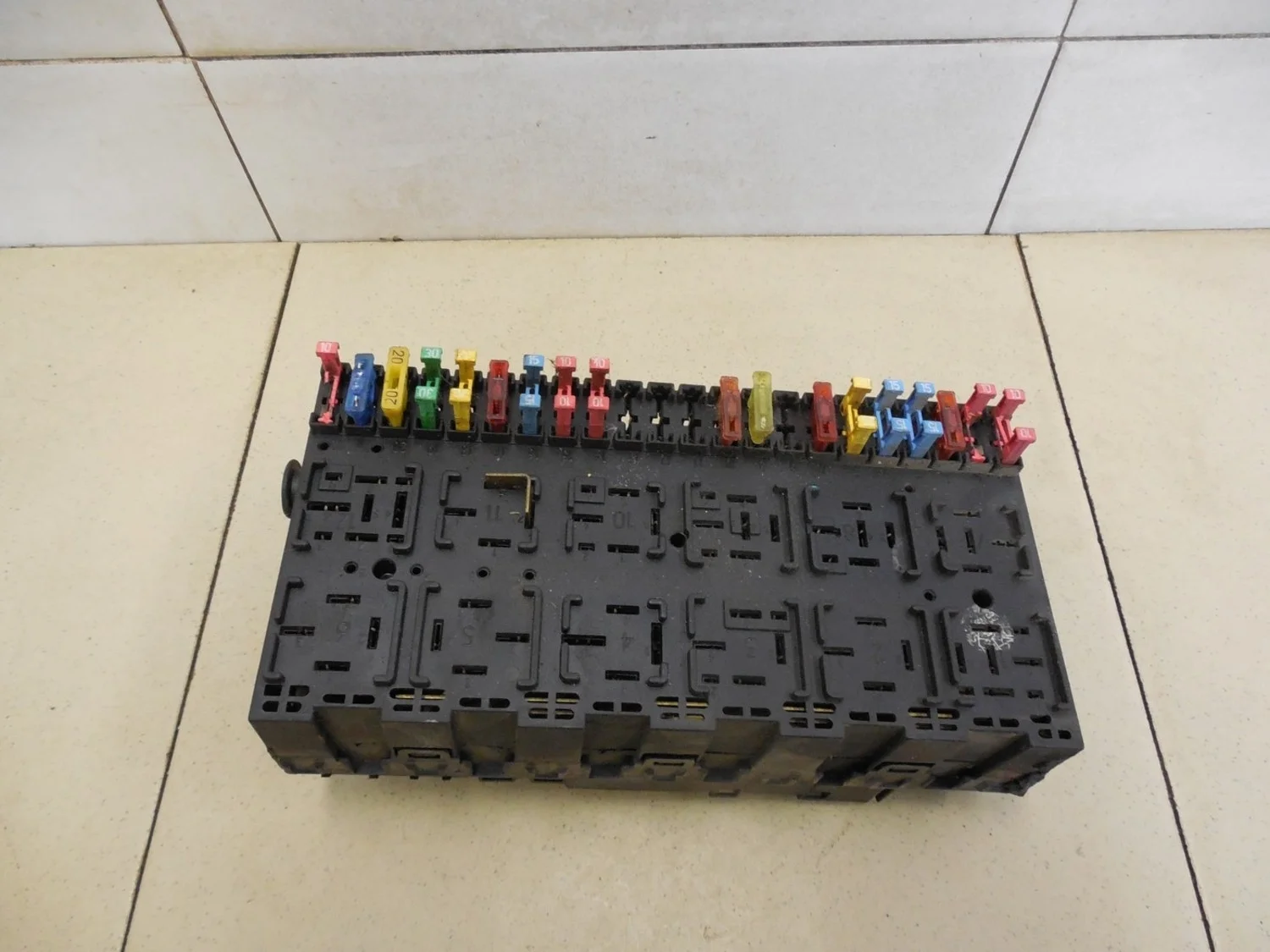 Блок предохранителей Golf II/Jetta II 1983-1992