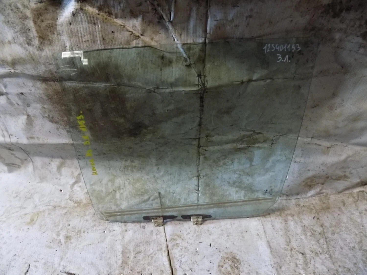 Стекло двери задней левой Hover H3 2010>